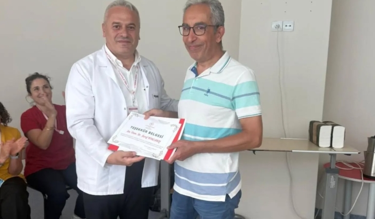 Emekli olan Dr. Kırcaklı’ya teşekkür belgeli uğurlama