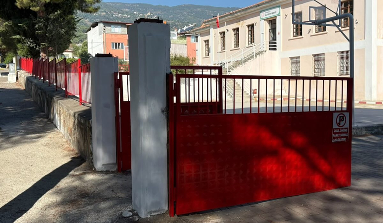 Bozdoğan’da yeni eğitim dönemi öncesi okullara belediye eli