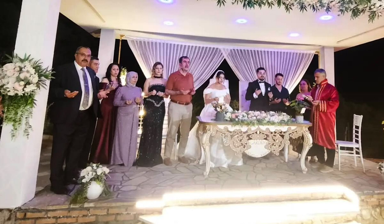 Kılavuz ve Altıntaş ailelerinin mutlu günü