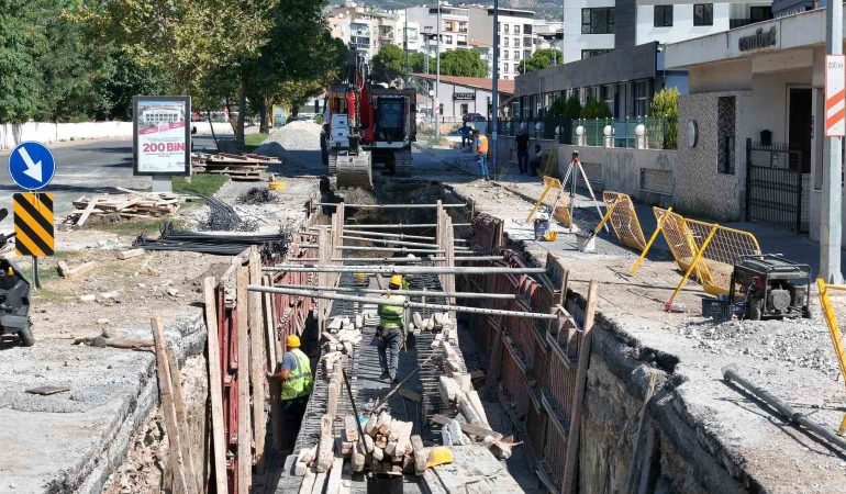 ASKİ Söke’nin dört bir yanında çalışmalarına devam ediyor
