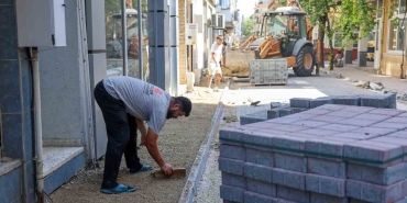 Efeler Belediyesi yol yenileme çalışmalarını sürdürüyor