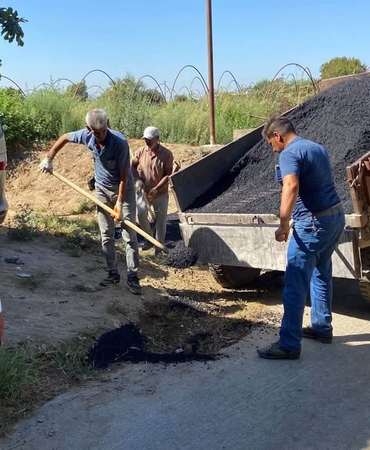 SULTANHİSAR'DA BELEDİYE EKİPLERİ VATANDAŞLARIN TALEPLERİ İÇİN SAHADA