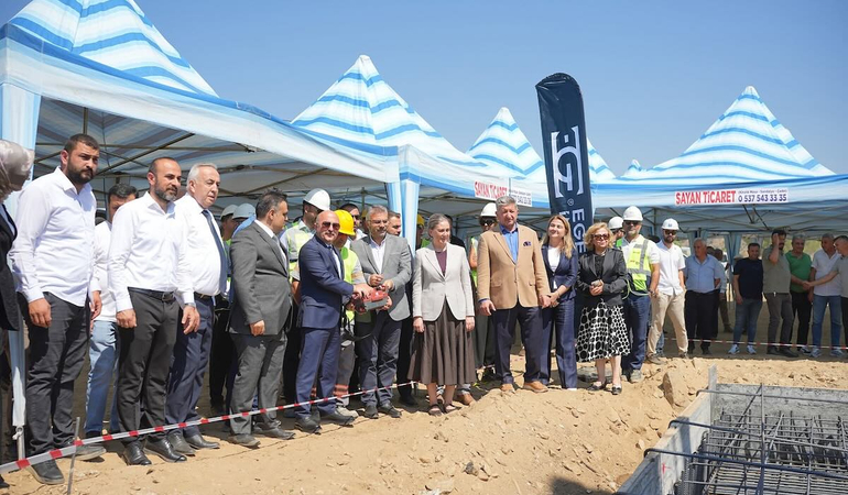 Arslanlı’daki dev ‘İncirciler Sitesi’ için ilk harç törenle döküldü 