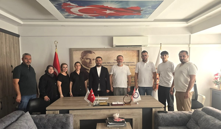 AK Partili Gürbüz, kurmaylarıyla meslek odalarını ziyaret etti