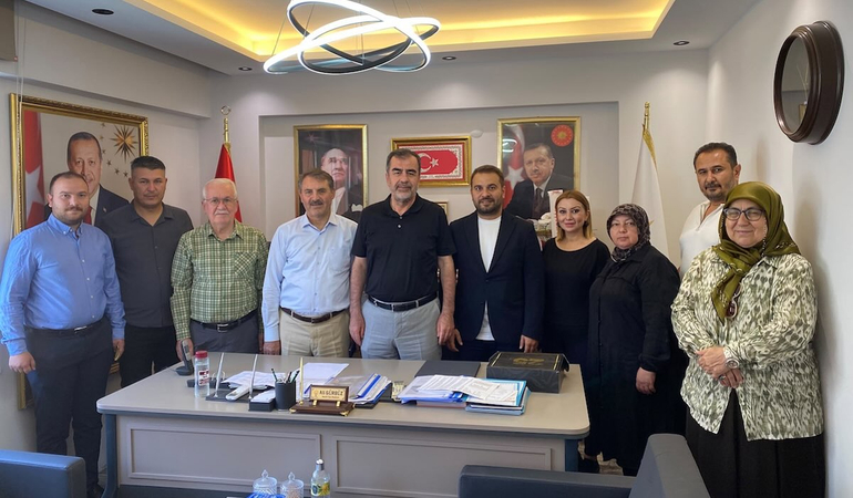 AK Parti İl Başkanı Erdem, Nazilli teşkilatıyla bir araya geldi