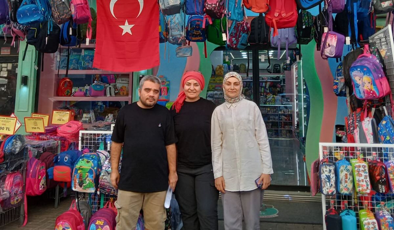 Bir defter, bir kalem, bir umut: ‘Askıda Kırtasiye’ başladı